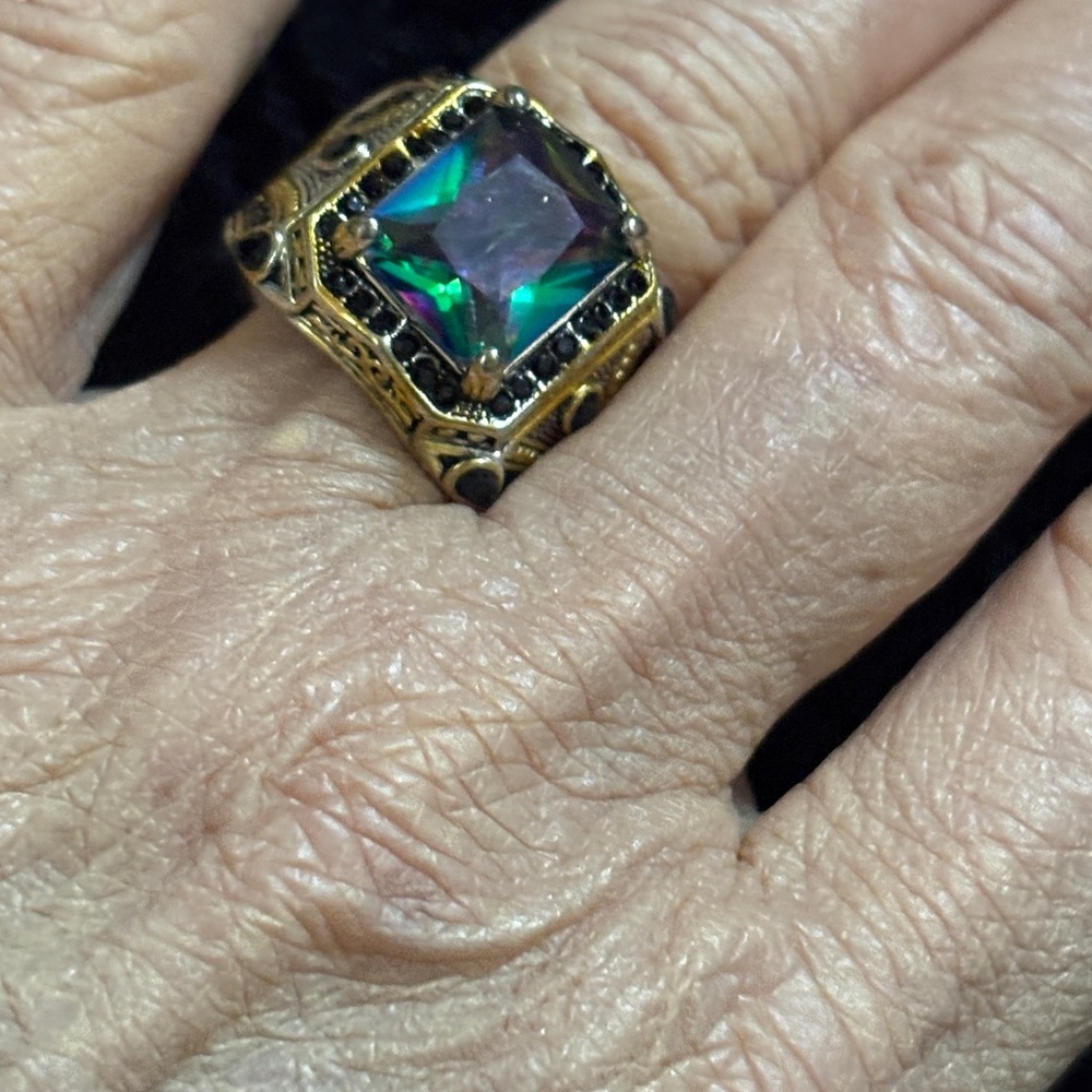 FASCINATING MULTI COLOR RING - Picture 12 of 16